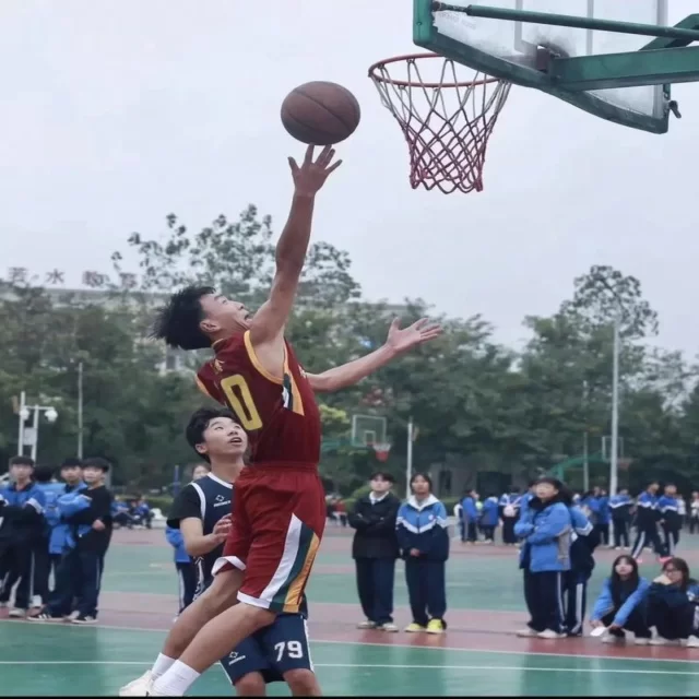 网球红土赛程观察的独特赛场视角解析